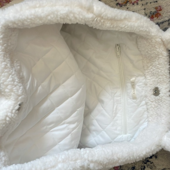 Fuzzy White Tote - Picture 5 of 6